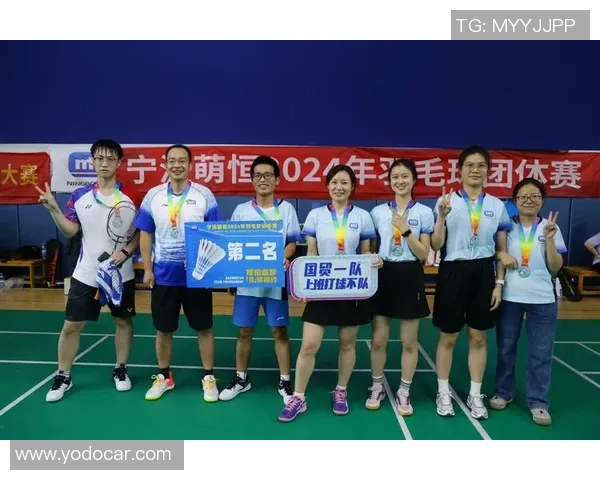 深圳羽毛球队在奥运会上的团队协作展现出非凡实力与精神风貌