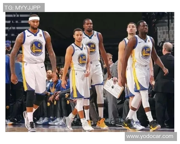 广州篮球队与深圳篮球队赛后复盘分析两队状态与表现对比